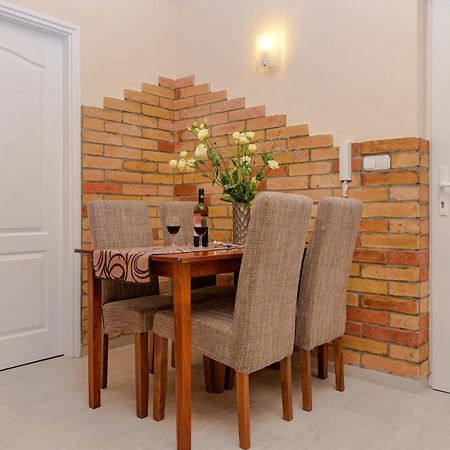 Illes Apartmanok Ii. ไฮจ์ดุสโซบอสโล ภายนอก รูปภาพ
