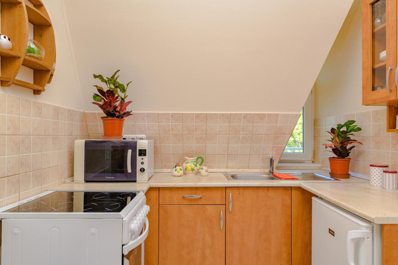 Illes Apartmanok Ii. ไฮจ์ดุสโซบอสโล ภายนอก รูปภาพ